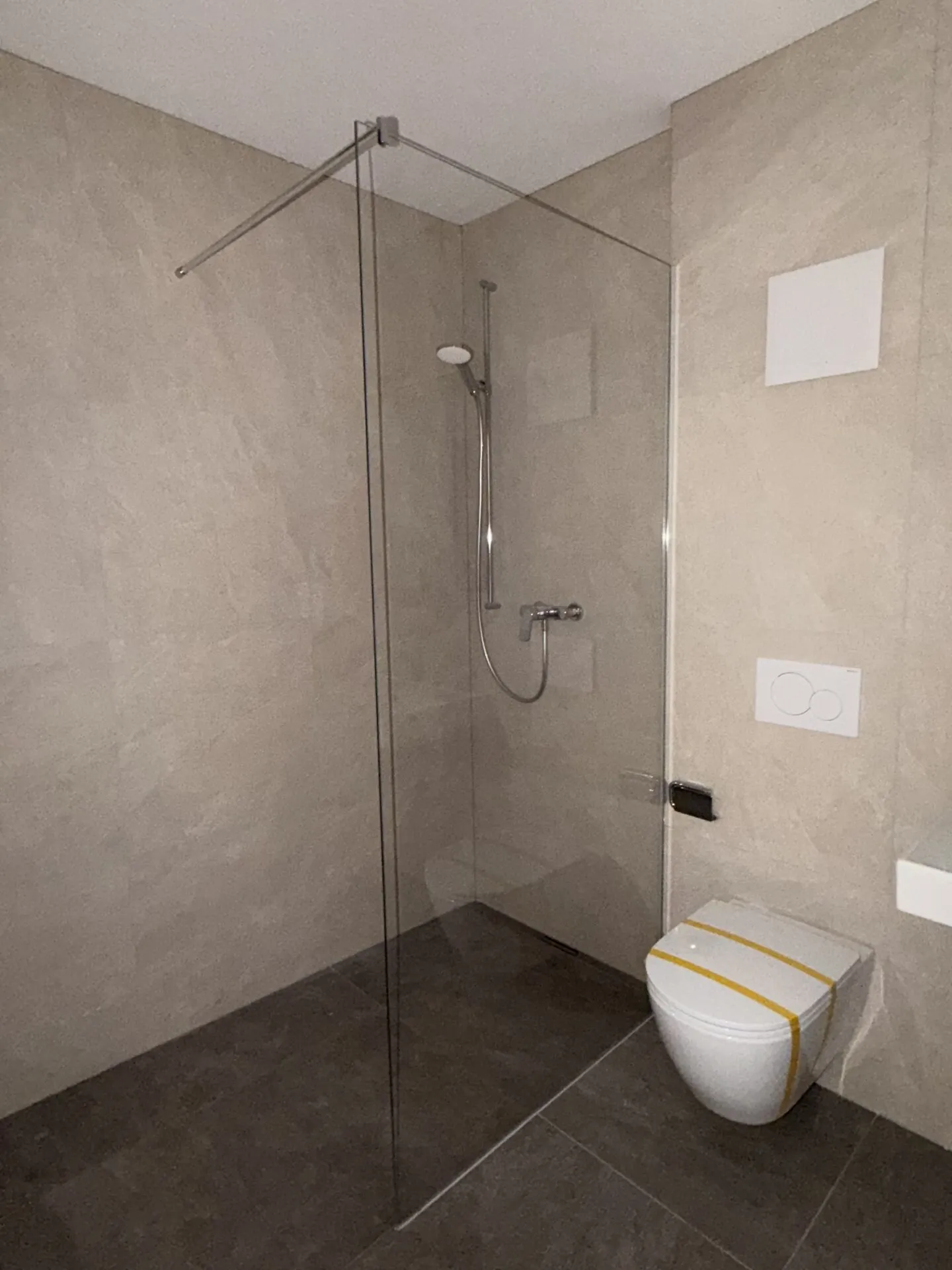 Newly built 4.5-room apartment on the 1st floor with underground parking - Photo 10 of 16