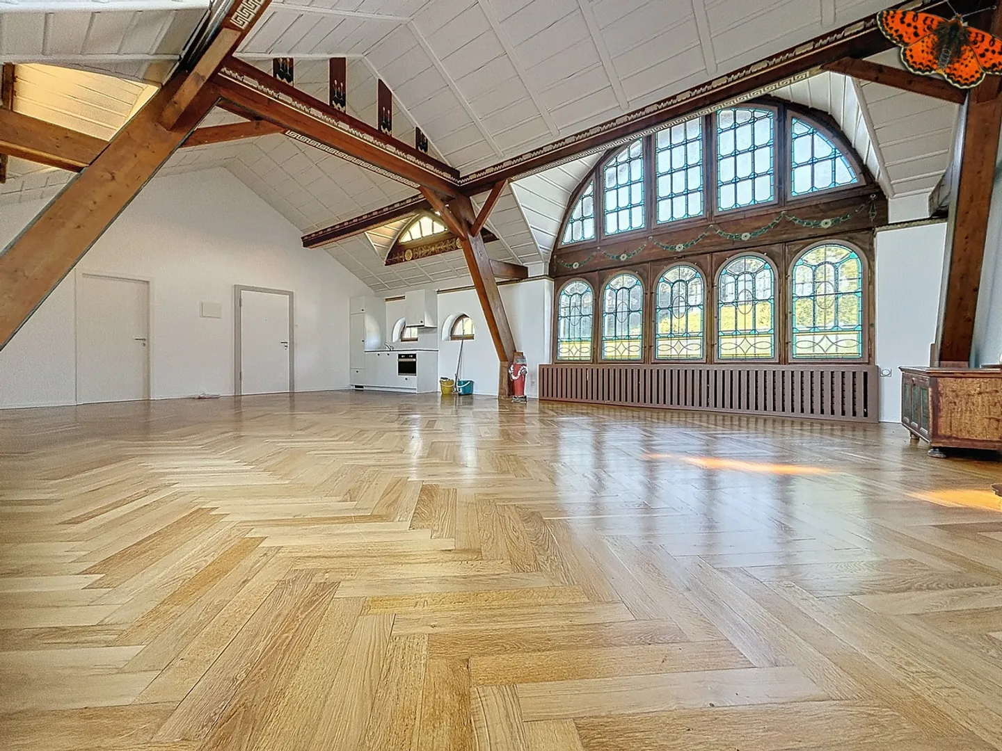 Loft 1 room - Photo 1 of 13