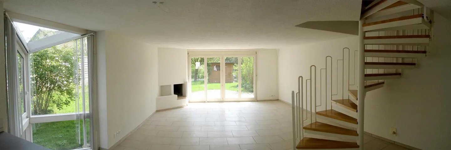 4.5-Room Maisonette Apartment Near the Train Station! - Photo 4 of 10