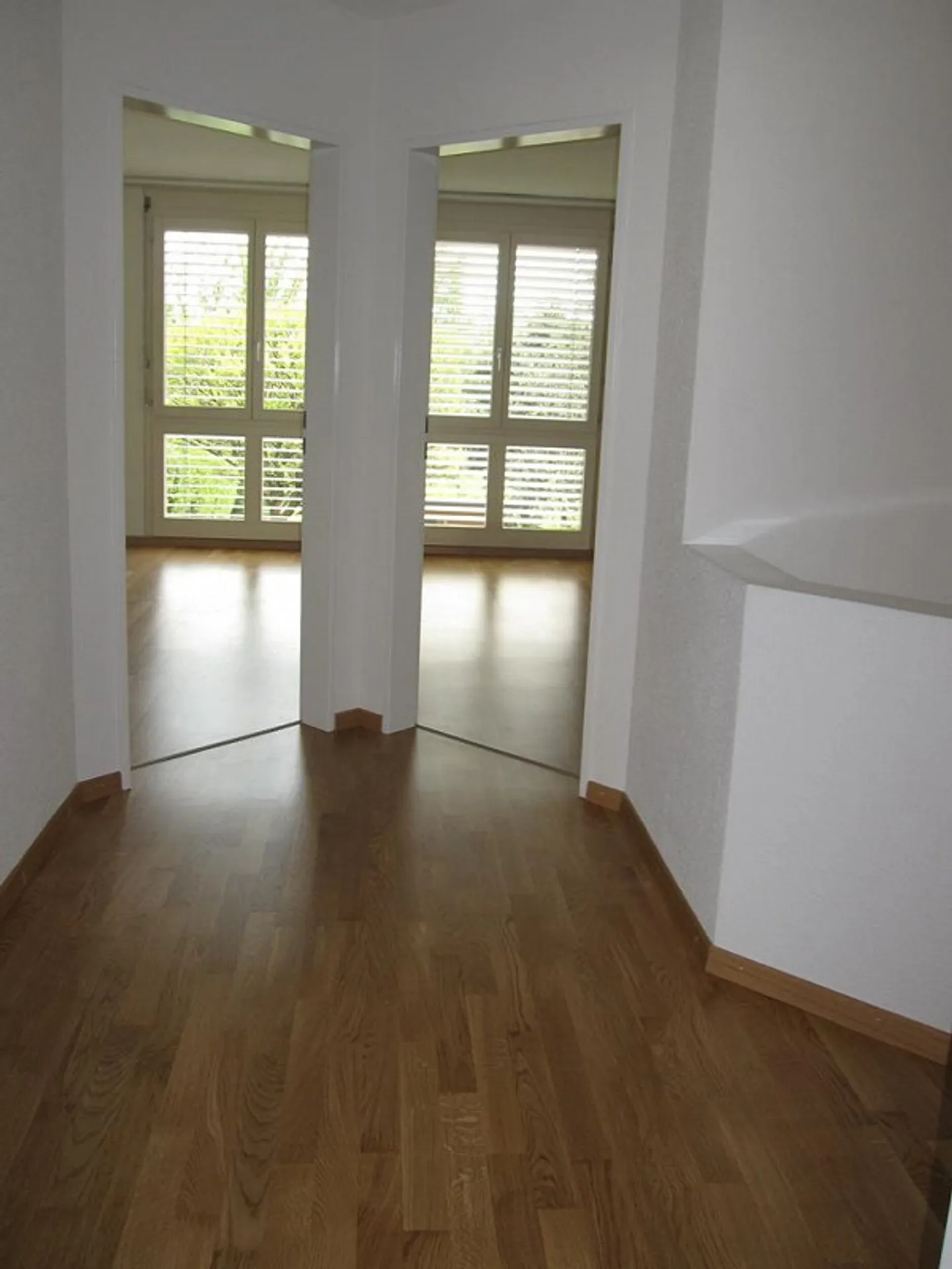 4.5-Room Maisonette Apartment Near the Train Station! - Photo 5 of 10