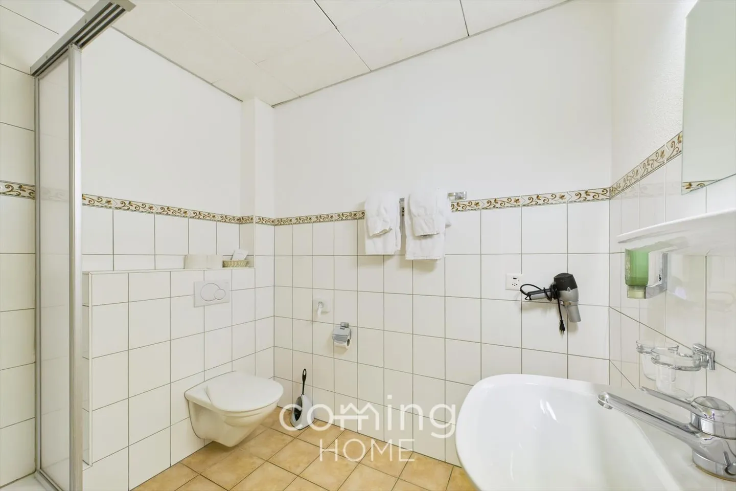 Proprietà di investimento a Mörel - Due appartamenti di 2,5 stanze e spazio ufficio come pacchetto - Foto 10 di 12