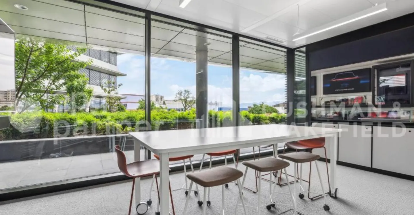 CRASSIER 3 Plug & Play Offices in a prestigious building in Terre Bonne Nyon - Photo 5 of 13