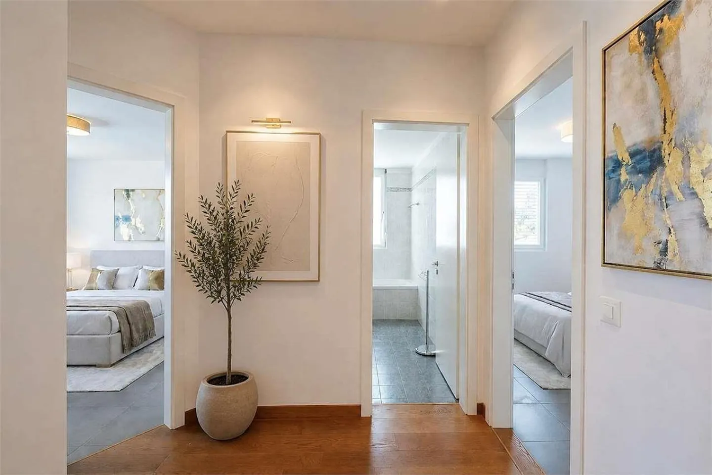 Spacious and bright 3.5 rooms with terrace and open view - Photo 5 of 13