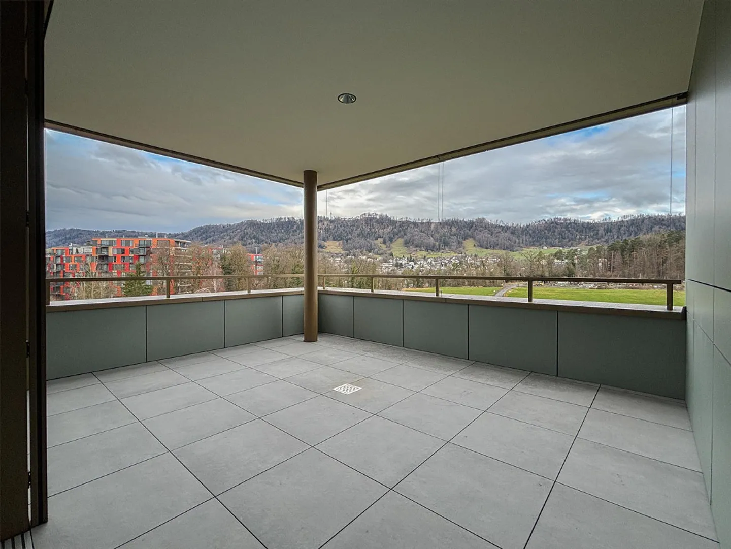 Modern commercial spaces in a prime location in Adliswil! - Photo 3 of 6