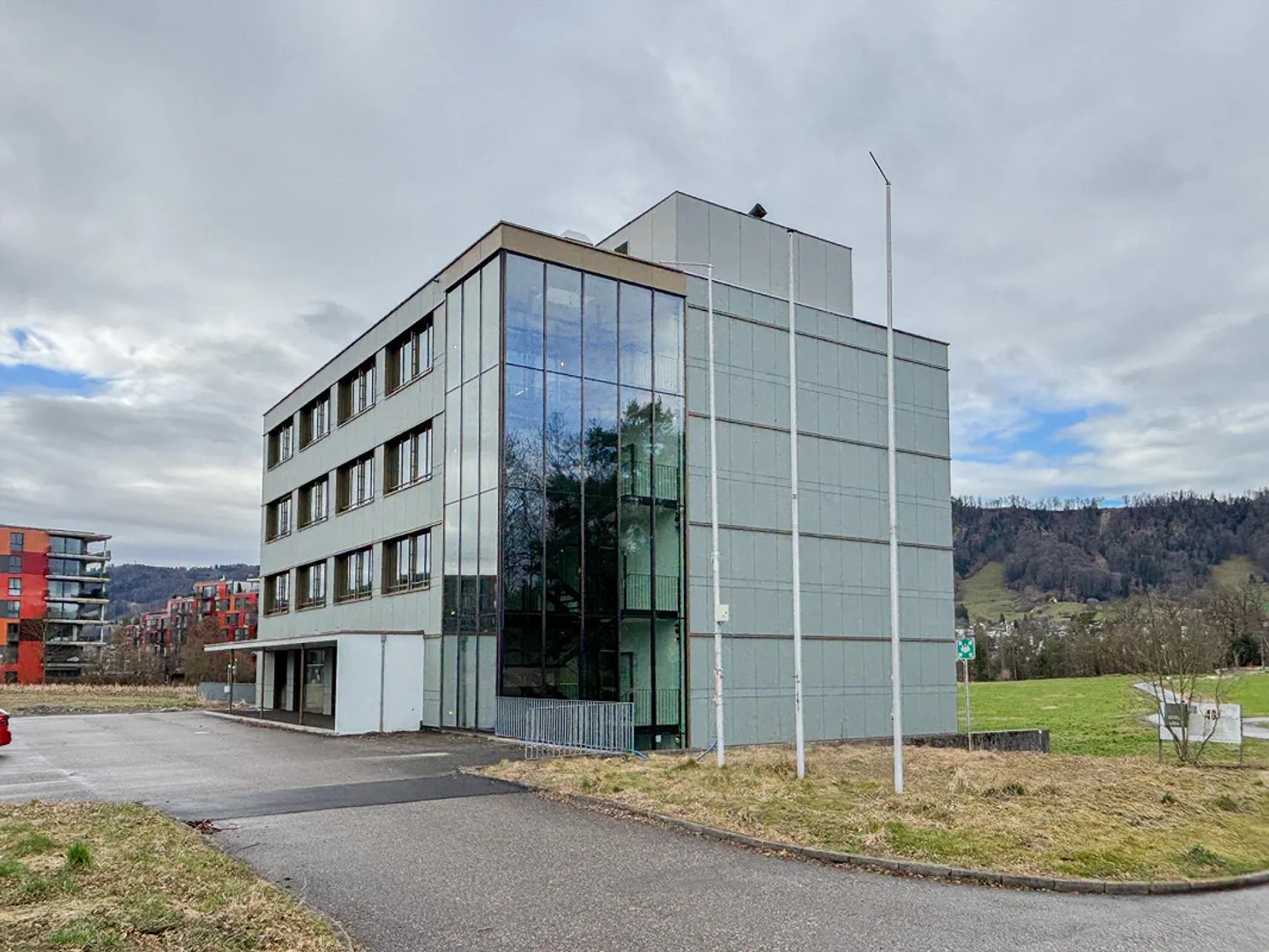 Modern commercial spaces in a prime location in Adliswil! - Photo 1 of 6