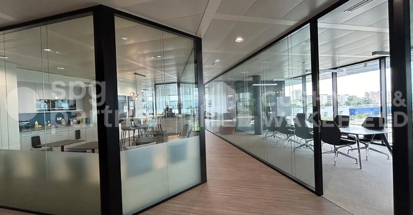 CRASSIER 3 Plug & Play Offices in a prestigious building in Terre Bonne Nyon - Photo 8 of 13
