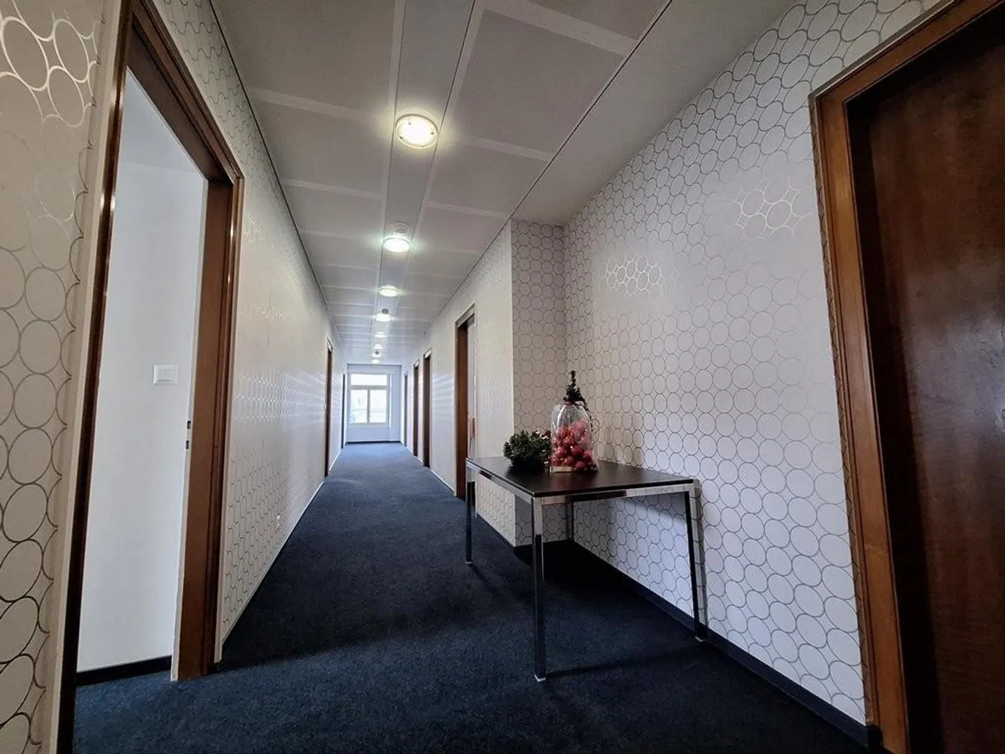 Espace de Bureau Prestigieux - Photo 6 sur 7