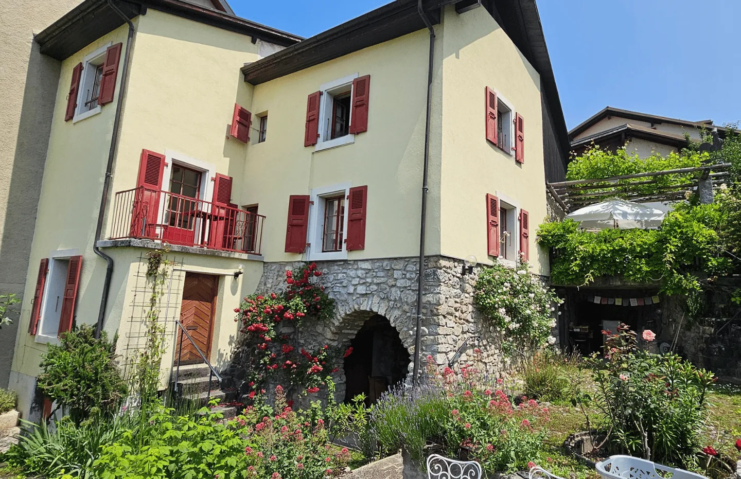 Charmante maison à Brent avec une vue imprenable sur le lac Léman - Photo 4 sur 10