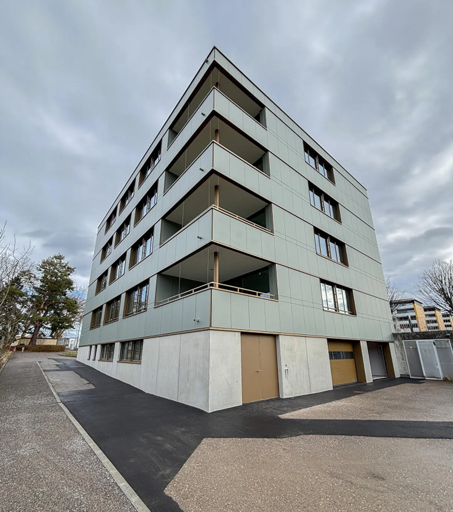 Modern commercial spaces in a prime location in Adliswil! - Photo 6 of 6