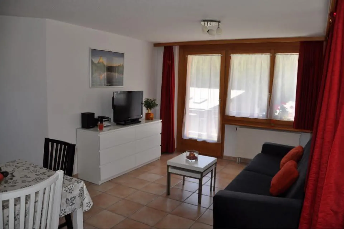 Furnished 2 1/2 room apartment - Photo 3 of 9