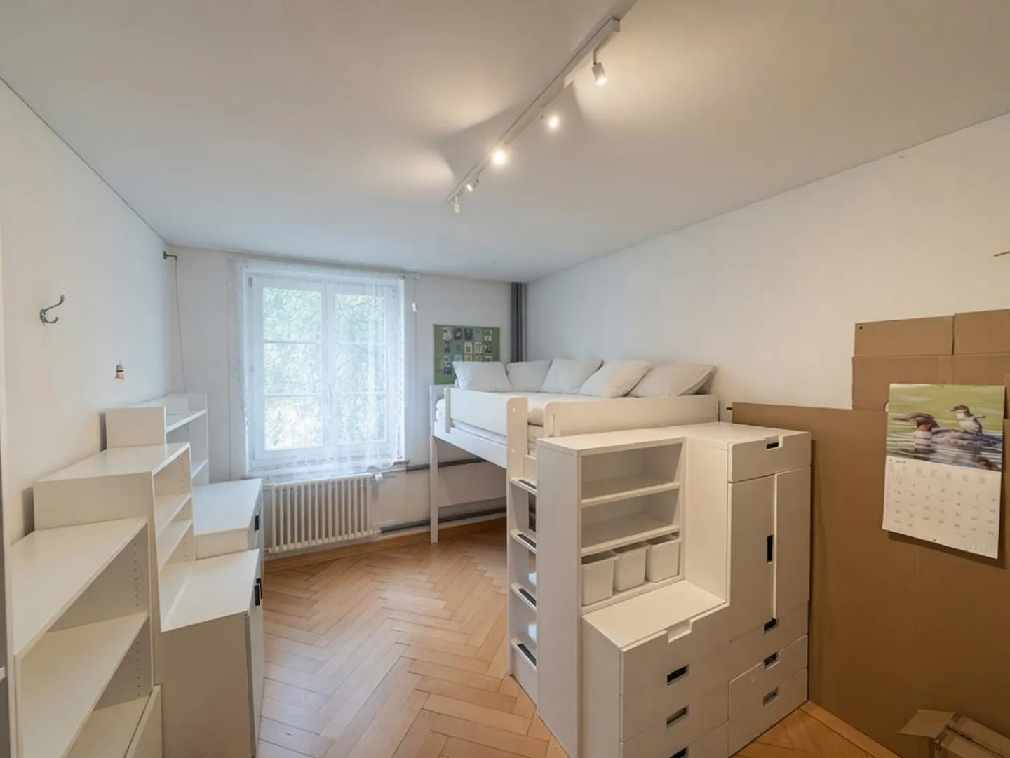 Incantevole appartamento di 4 stanze in un vecchio edificio ben tenuto - Foto 5 di 7