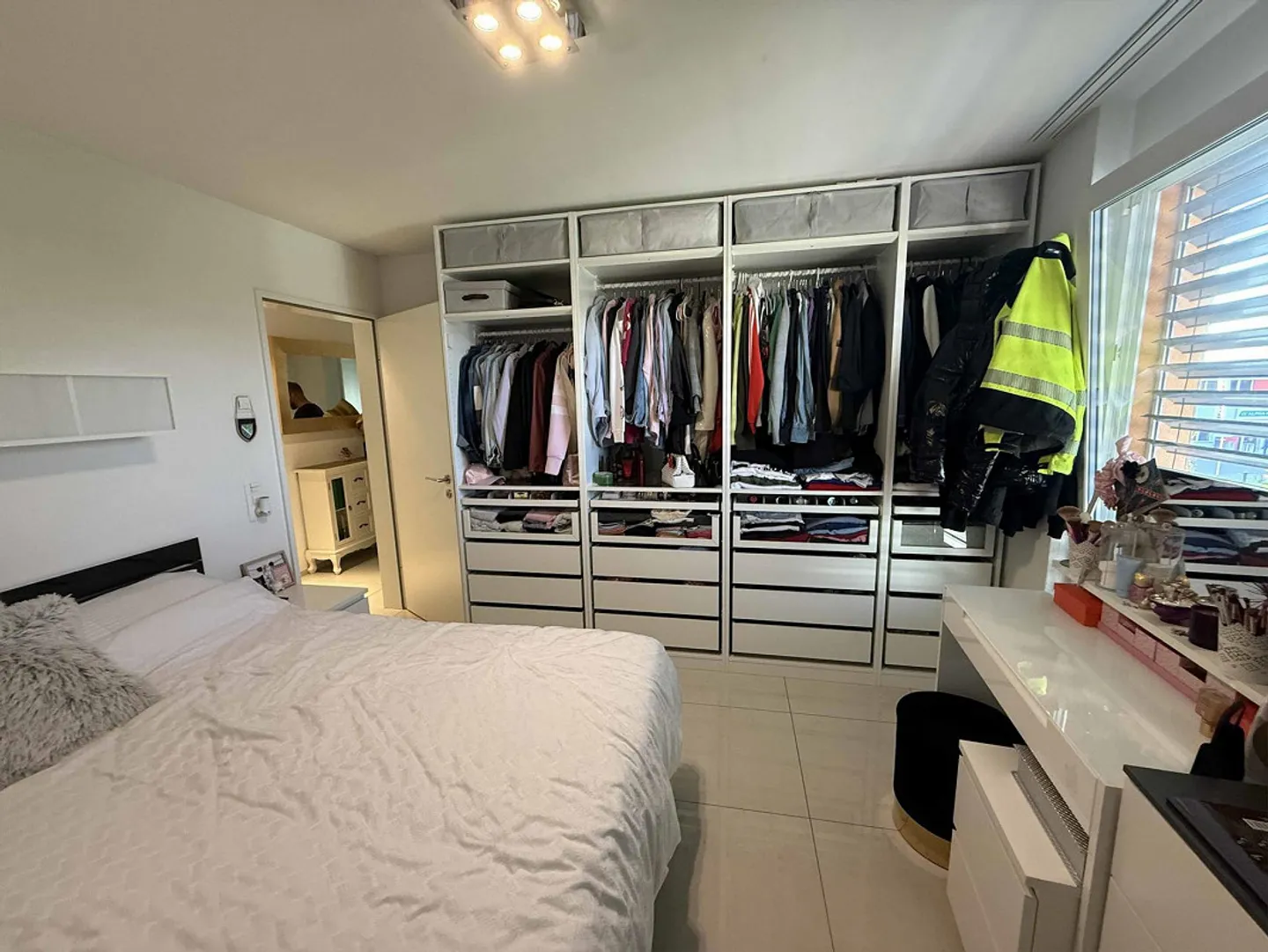 Moderne 4.5-Zimmerwohnung mit Terrasse - Foto 6 von 9