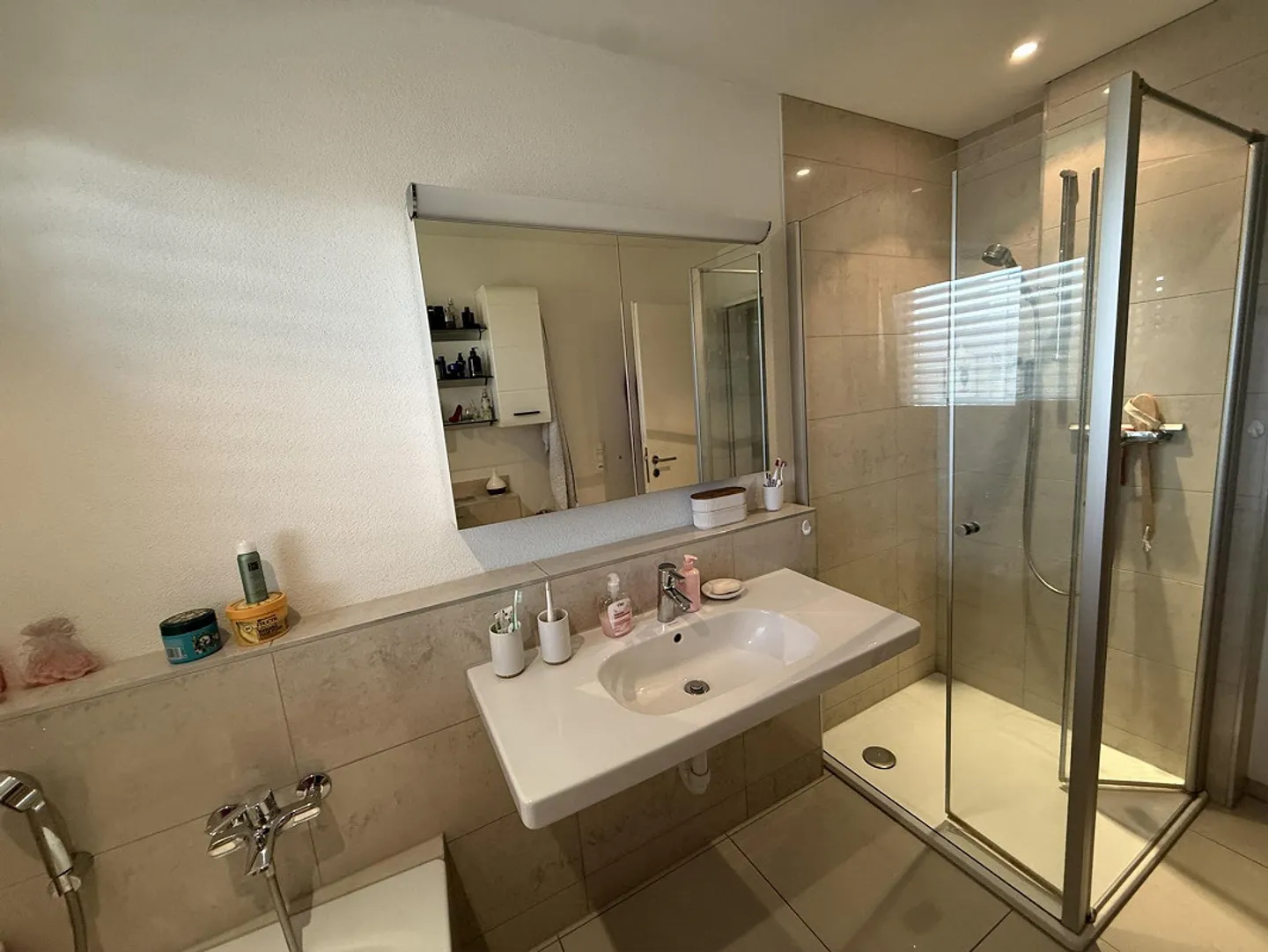 Moderne 4.5-Zimmerwohnung mit Terrasse - Foto 7 von 9