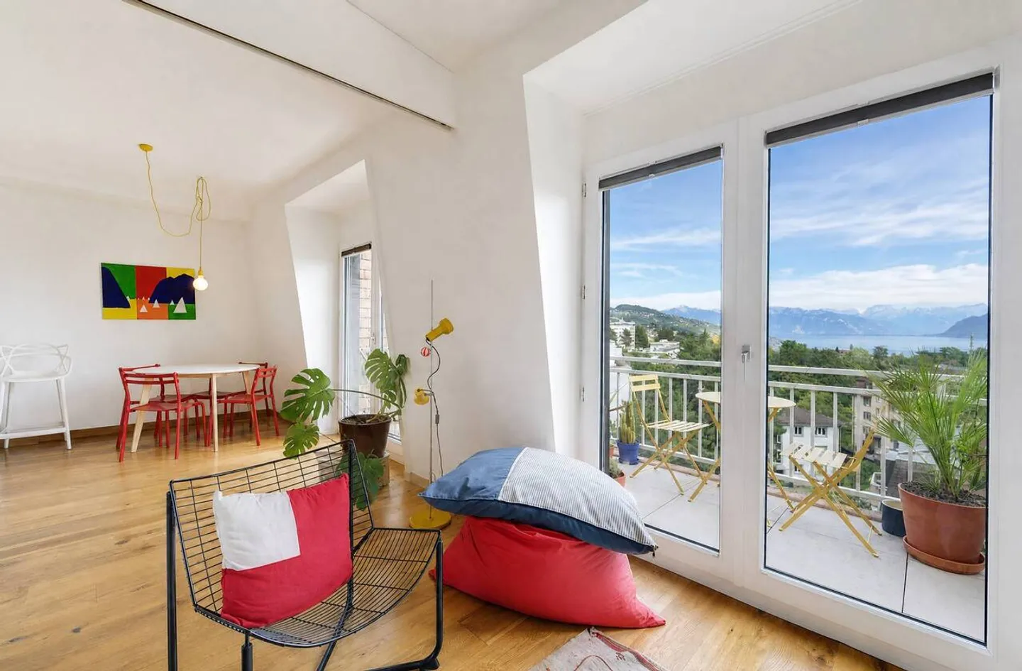 Charming attic studio with a view of the lake! - Photo 6 of 8