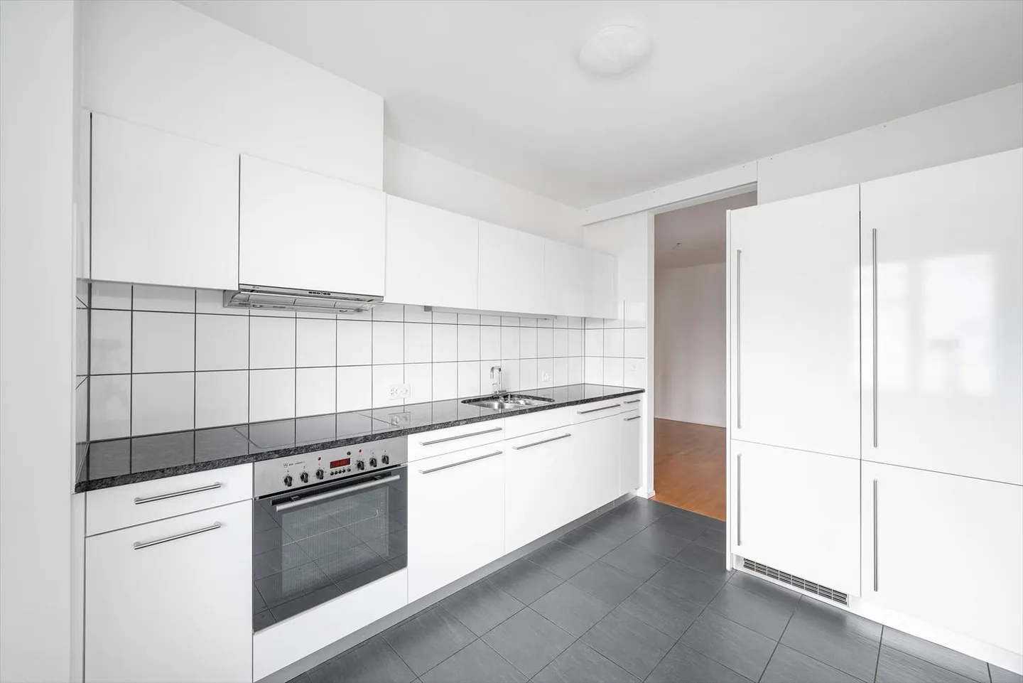 Ampio appartamento in una posizione centrale - Foto 3 di 7