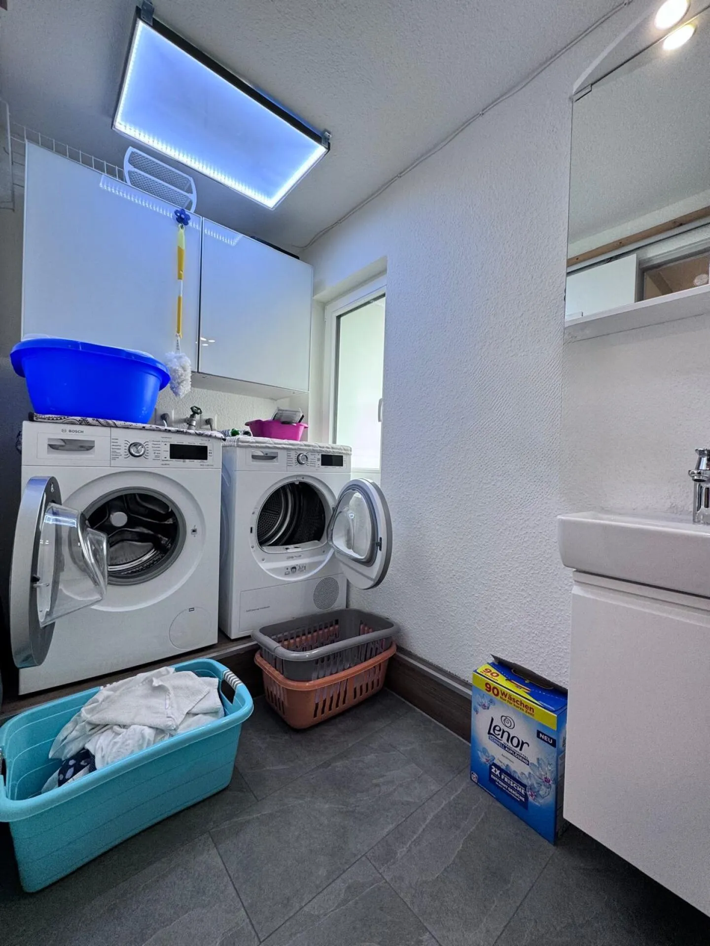 Maison semi-détachée de 4,5 pièces avec 3 places de parking, système photovoltaïque, véranda, cheminée, sauna et jardin - Photo 12 sur 24