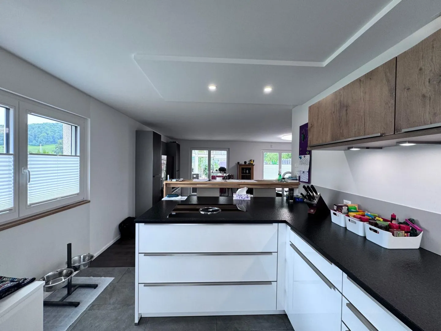 Maison semi-détachée de 4,5 pièces avec 3 places de parking, système photovoltaïque, véranda, cheminée, sauna et jardin - Photo 8 sur 24