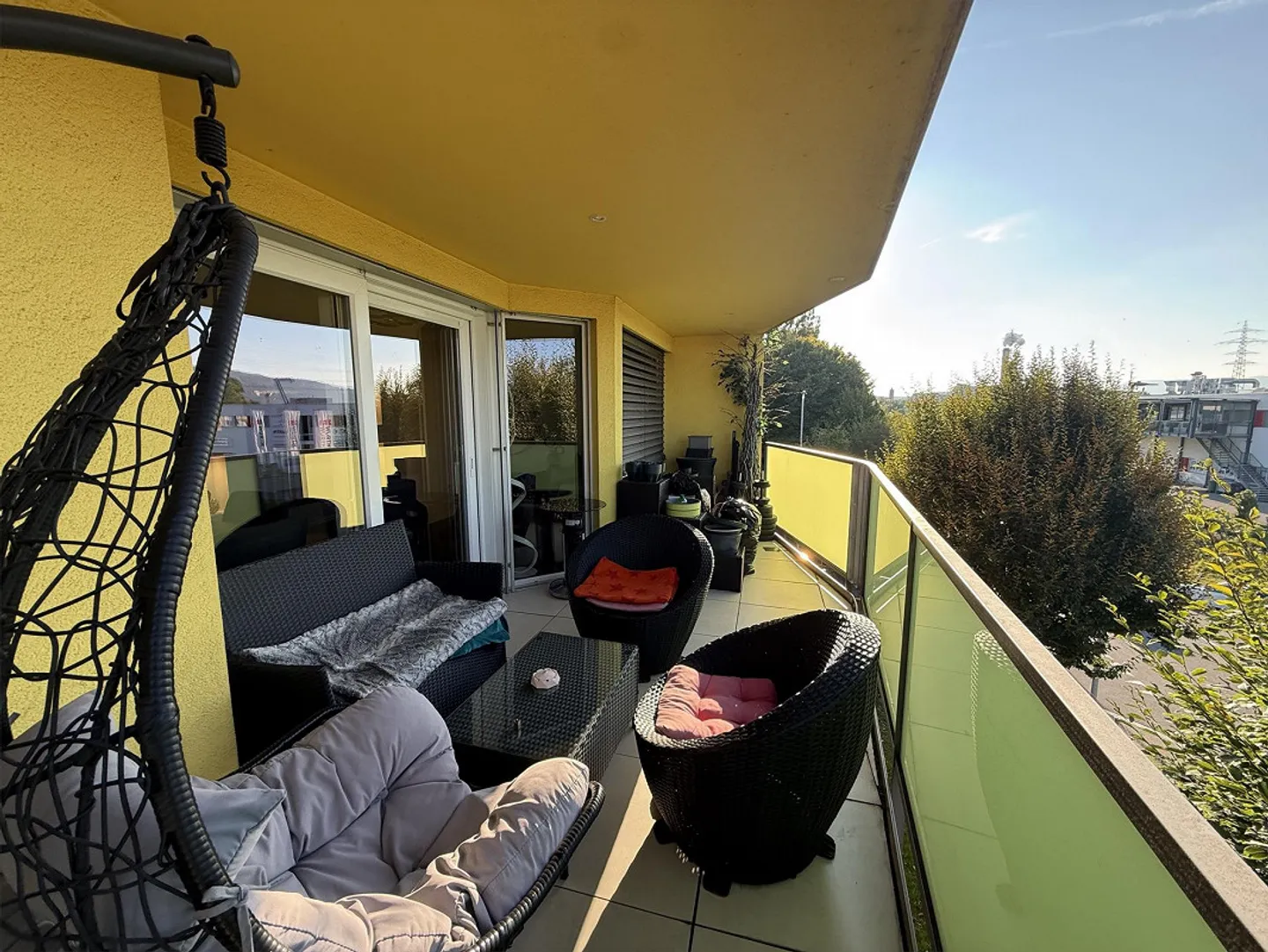 Moderne 4.5-Zimmerwohnung mit Terrasse - Foto 3 von 9