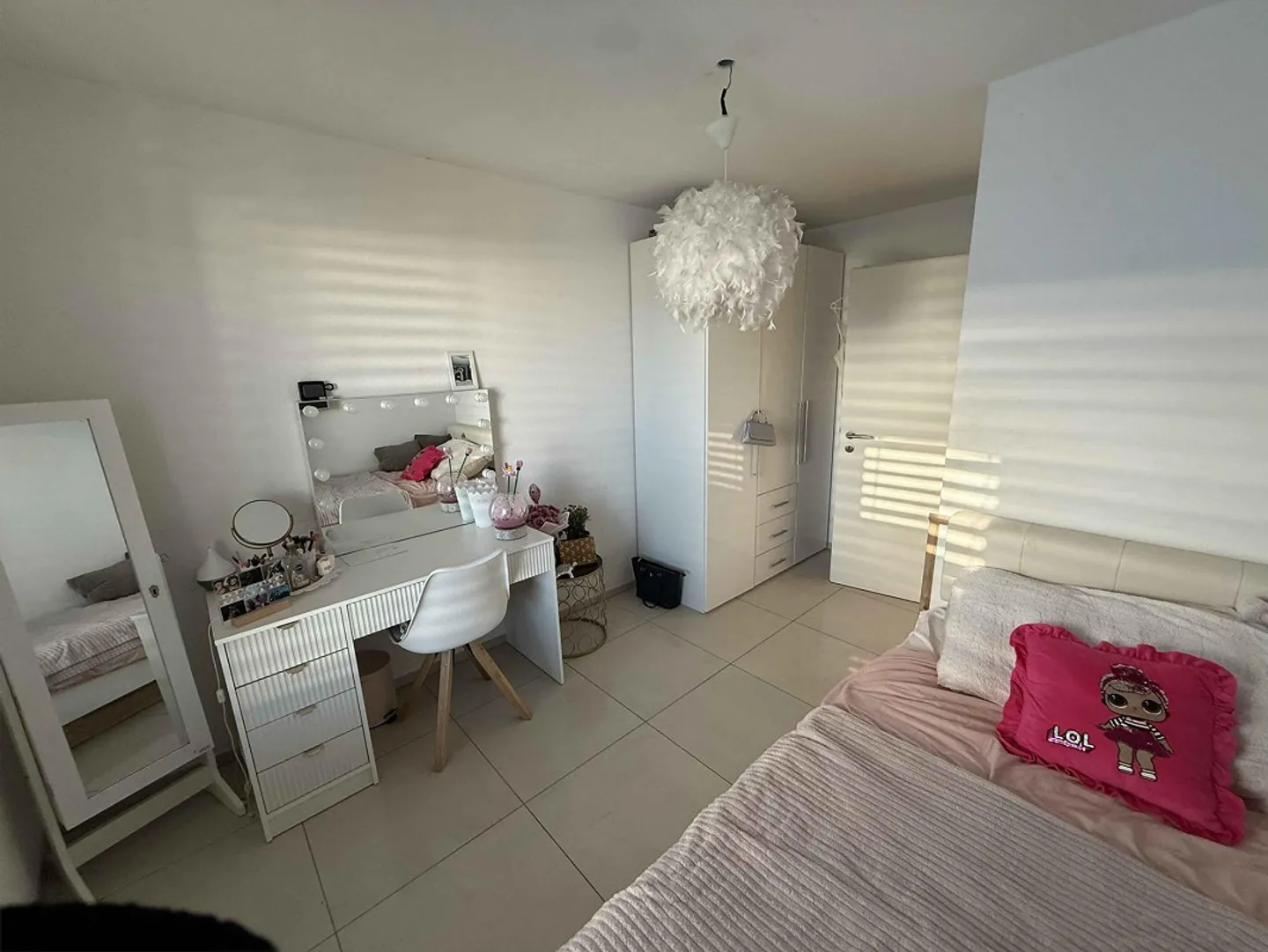 Moderne 4.5-Zimmerwohnung mit Terrasse - Foto 4 von 9