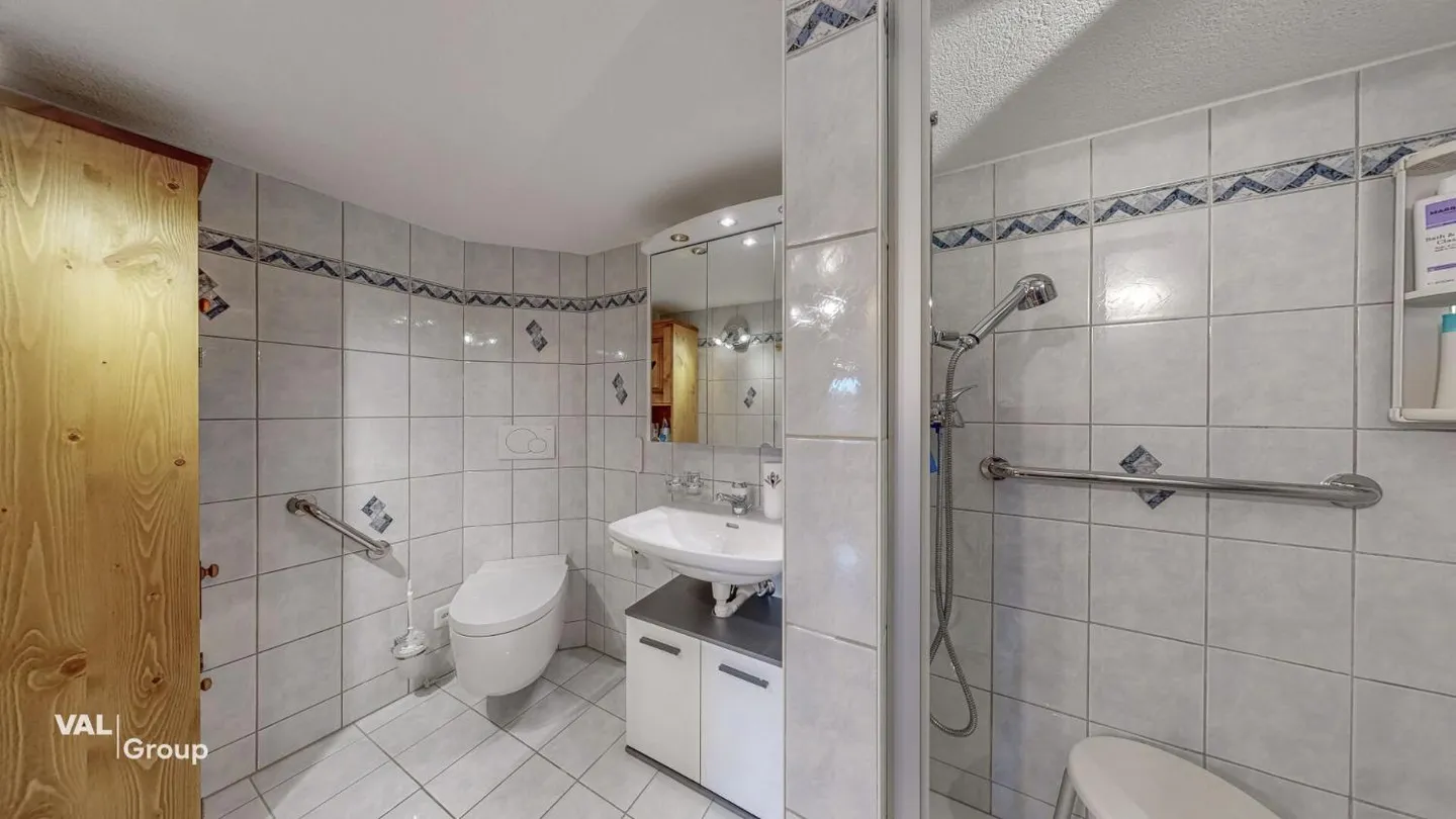 Furnished 4.5-room apartment in Guttet-Feschel - sunny, quiet and with a lot of comfort - Photo 3 of 13