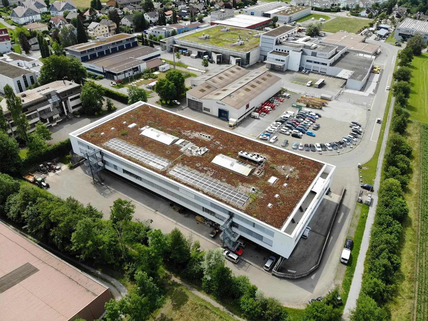 Espace commercial / bureau dans la zone industrielle - Photo 3 sur 9