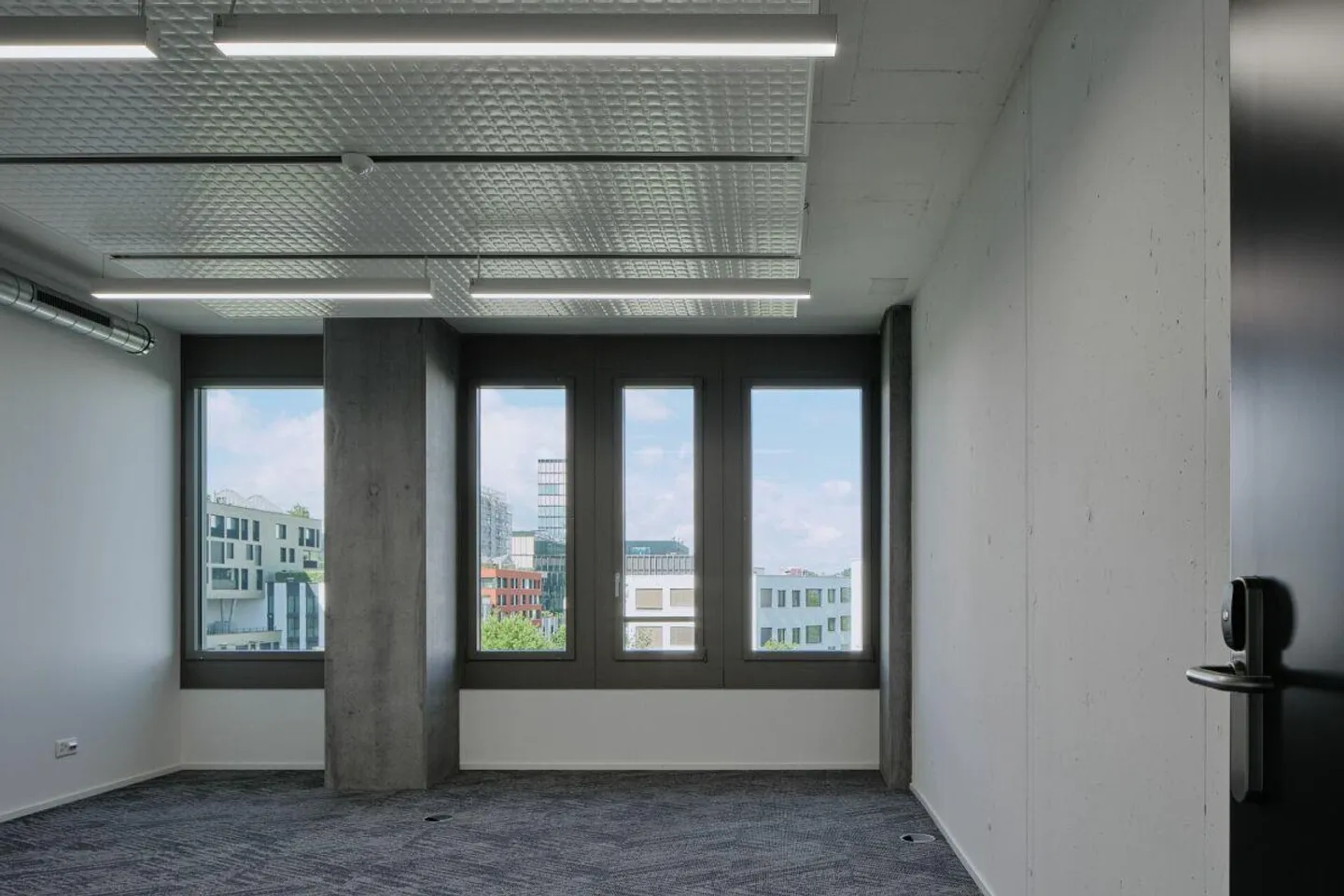 Travailler avec vision : Espace de bureau développé dans la tour de jardin Agl... - Photo 14 sur 14
