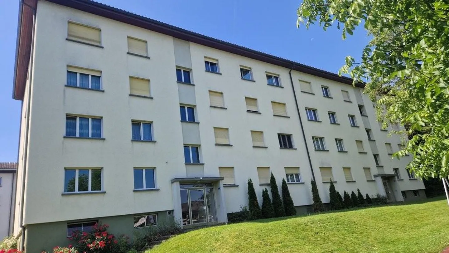 Accogliente appartamento di 3,5 stanze vicino al campo da tennis - Foto 2 di 7