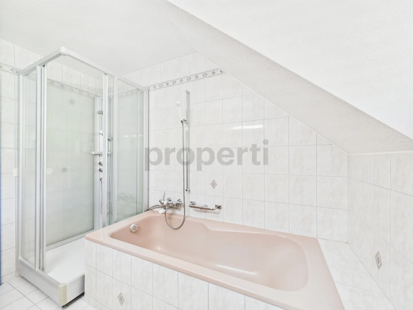 Dreamy 4.5-Room Penthouse in Wölfinswil, Canton AG - Photo 9 of 12