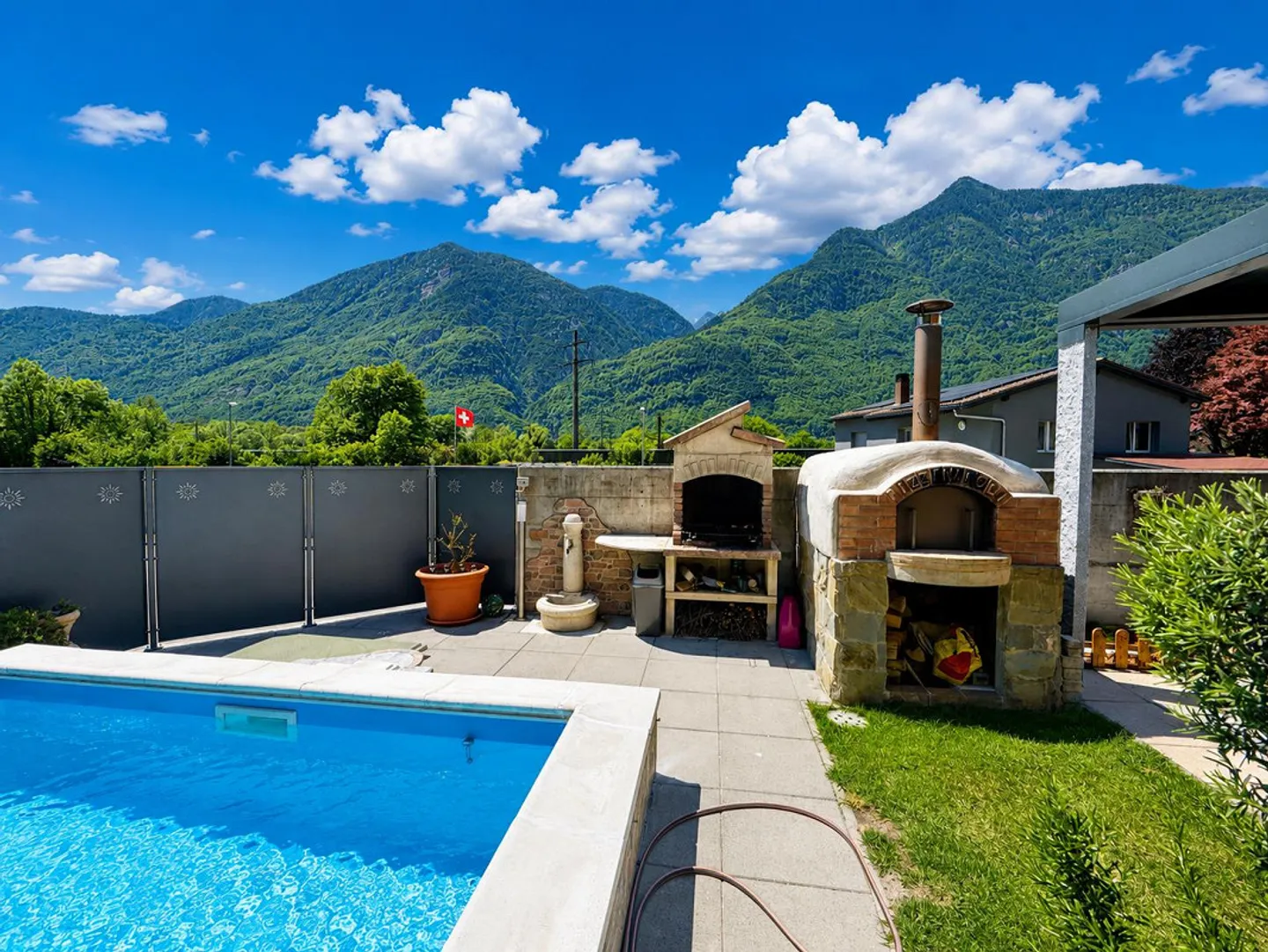Affascinante Casa Multifamiliare - Foto 20 di 29