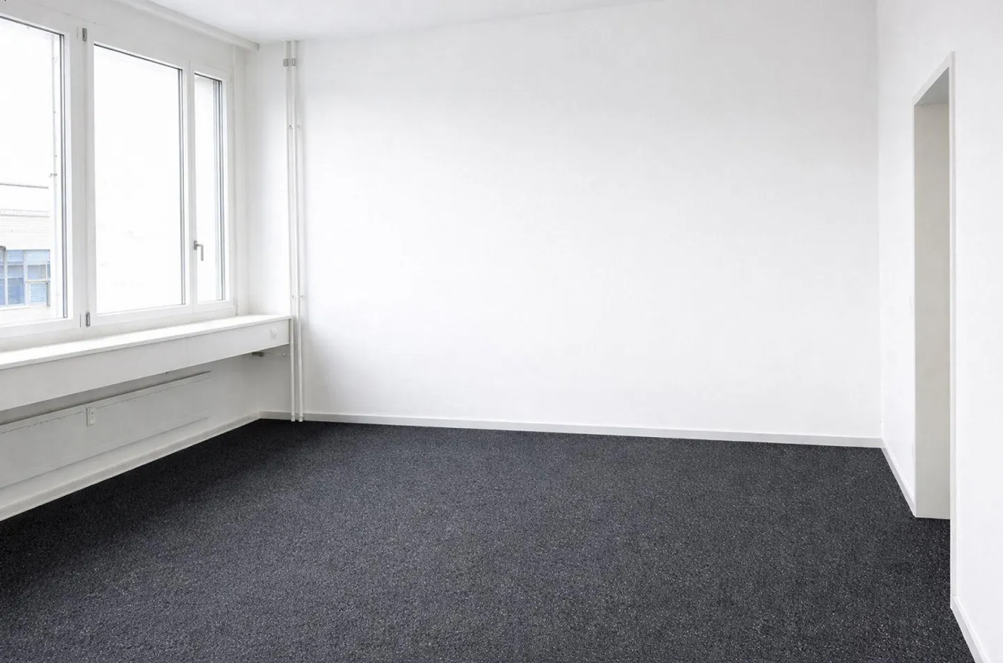 Attractive office space in Allschwil - bright, modern and ideally located - Photo 5 of 7