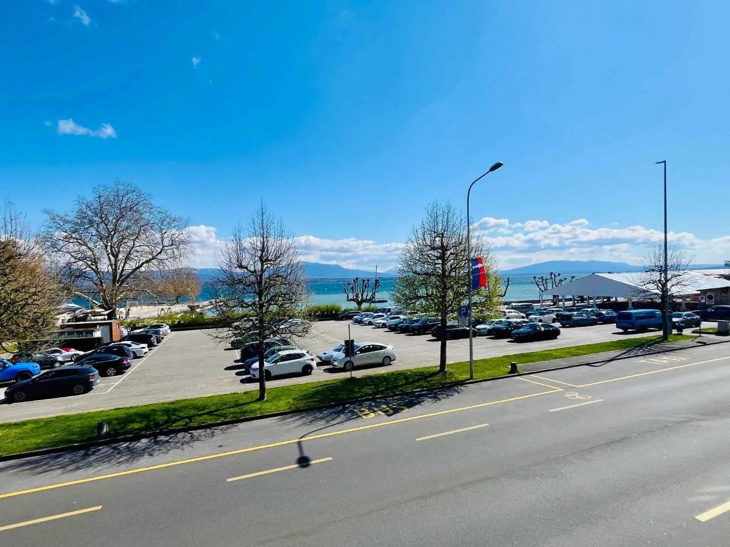 90 m² offices with a view of Lake Geneva and spacious terrace - Photo 2 of 4