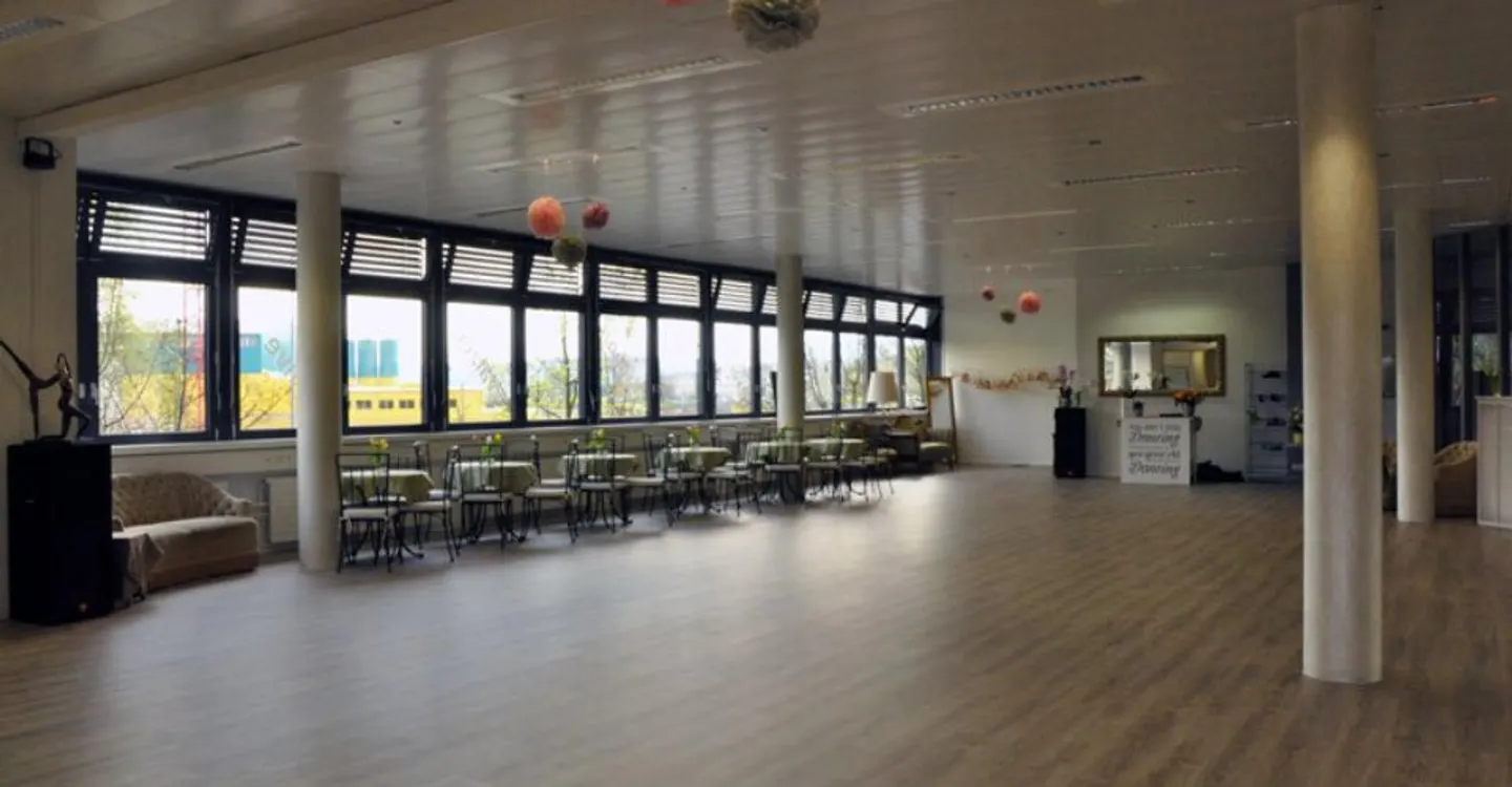 Polyvalent & Accueillant - Votre Espace Commercial à Oberglatt - Photo 3 sur 4