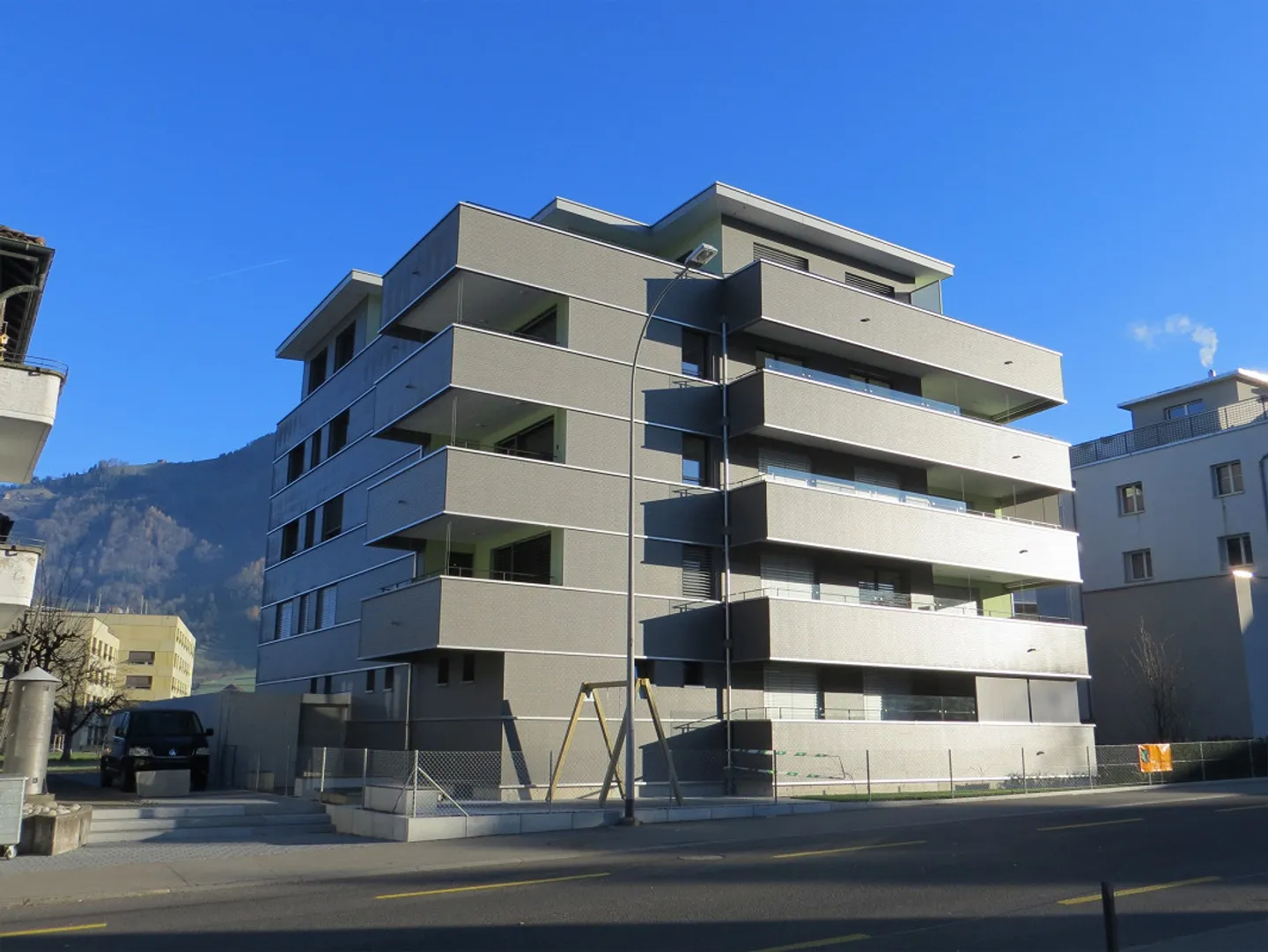 2.5 Attic Apartment in the Village Center (W12) - Photo 1 of 12