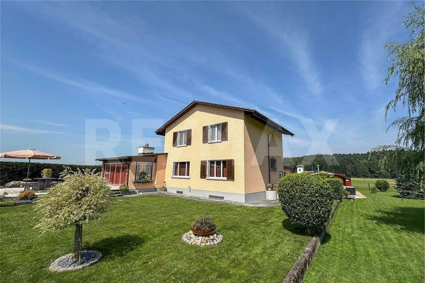 Charming single-family house with large grounds, adjacent to agricultural zone - Photo 1 of 13