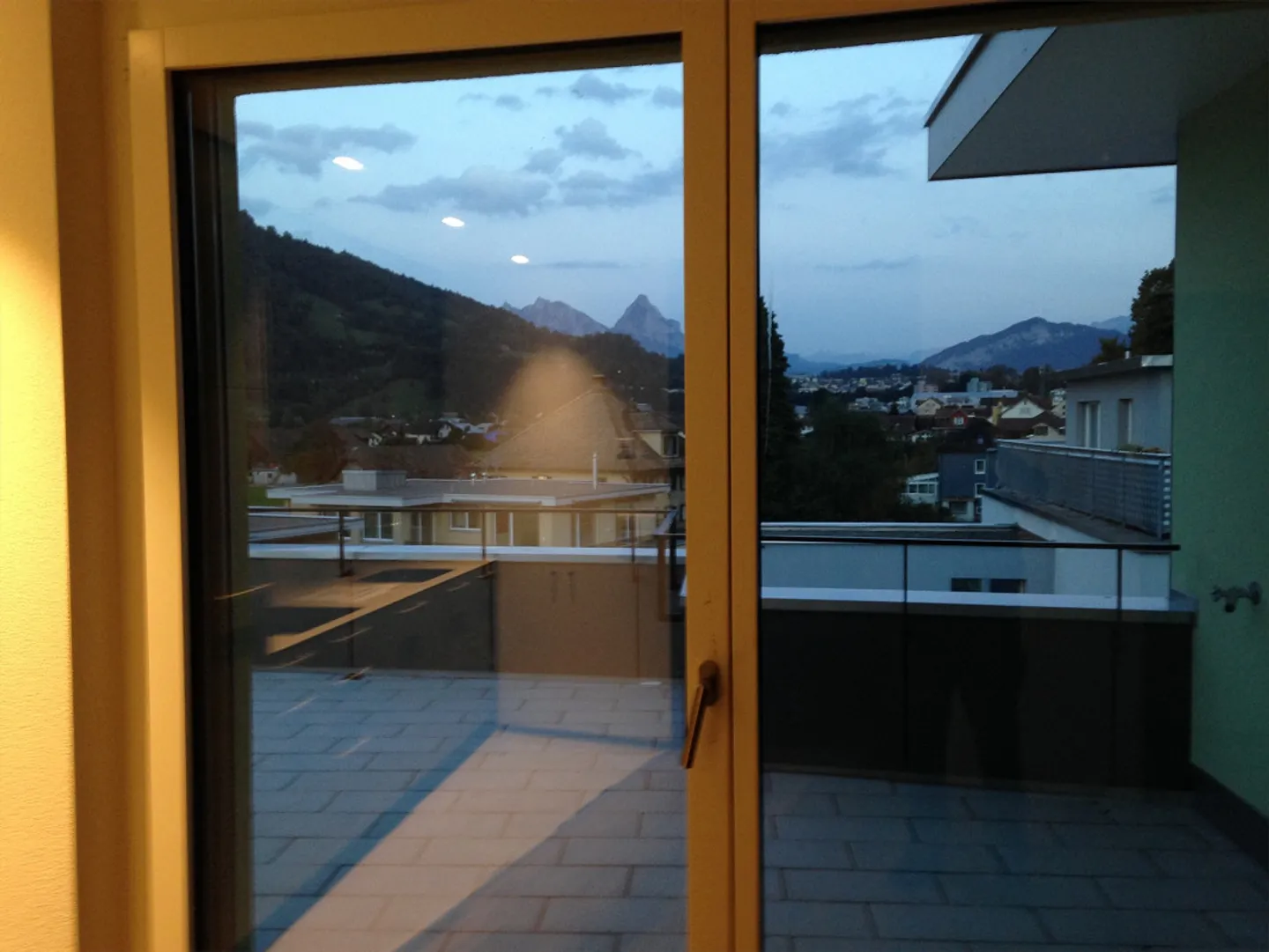 2.5 Attic Apartment in the Village Center (W12) - Photo 6 of 12