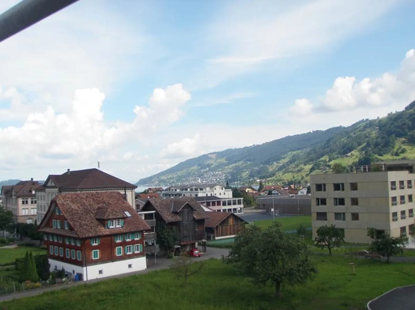 2.5 Attic Apartment in the Village Center (W12) - Photo 7 of 12