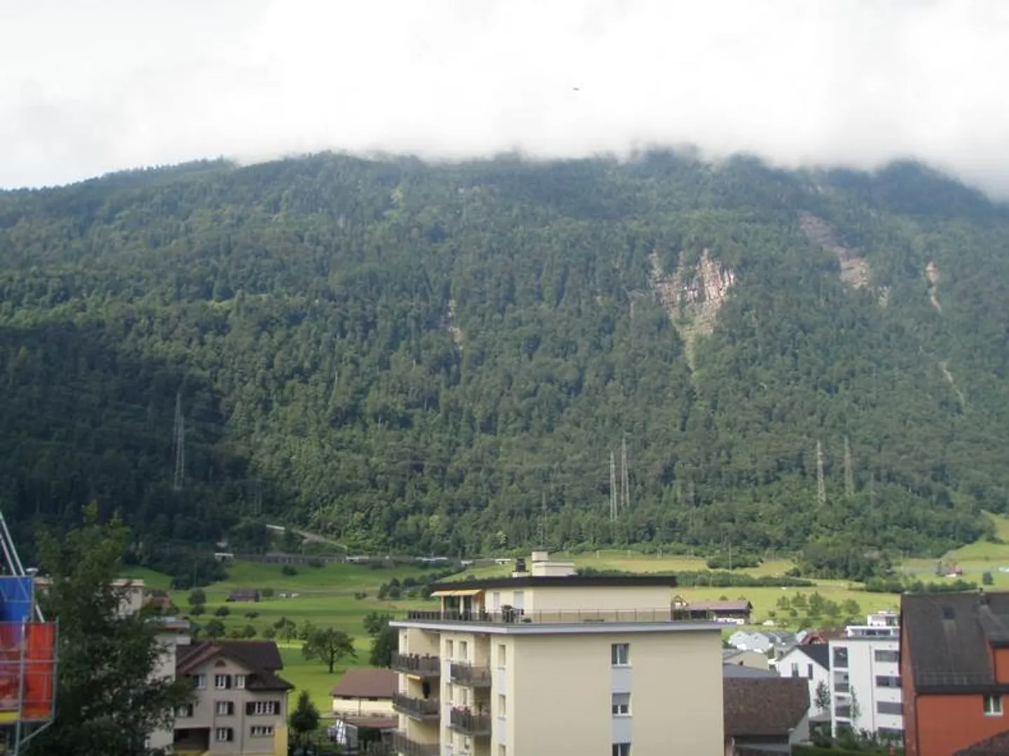 2.5 Attic Apartment in the Village Center (W12) - Photo 9 of 12