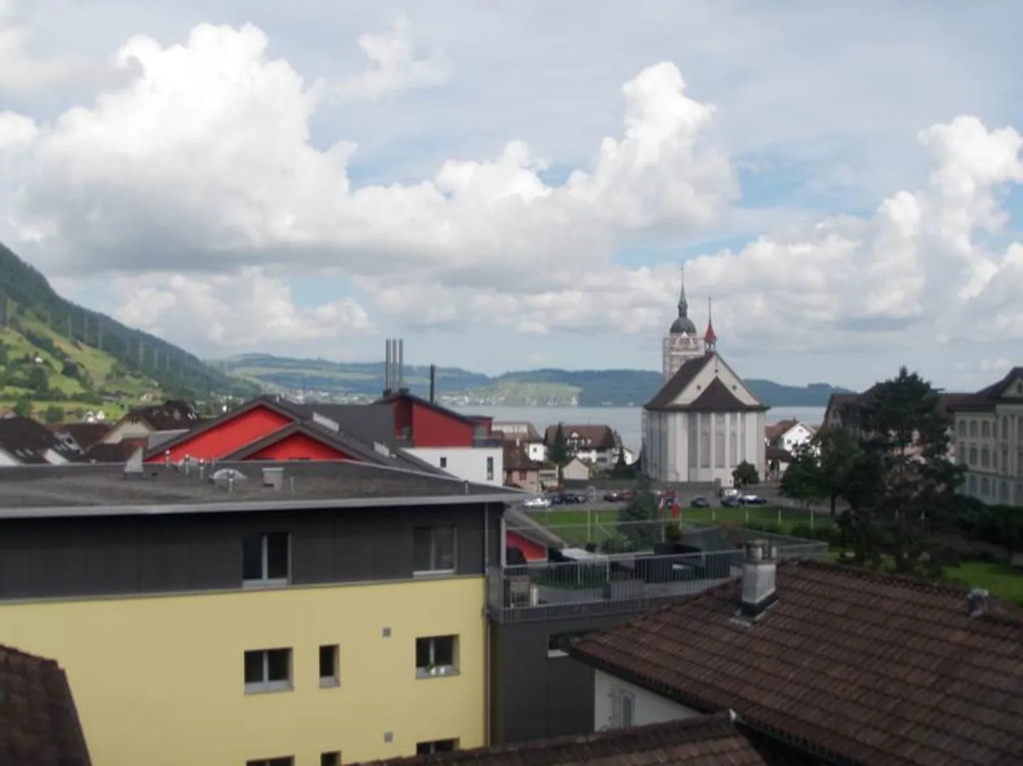 2.5 Attic Apartment in the Village Center (W12) - Photo 10 of 12