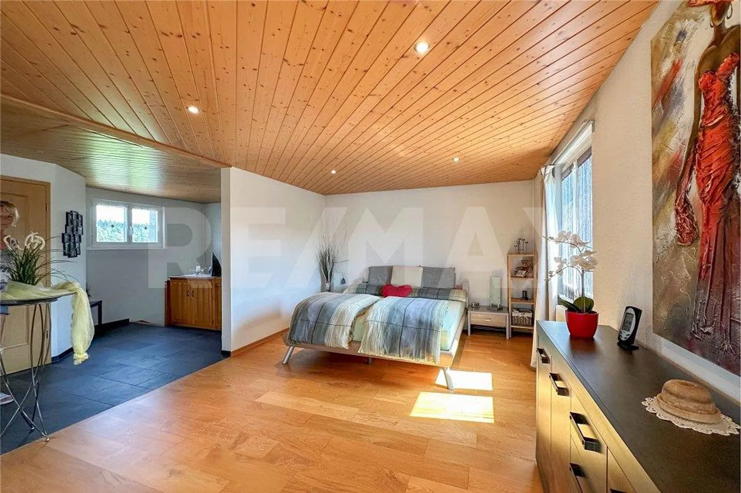 Charming single-family house with large grounds, adjacent to agricultural zone - Photo 11 of 13