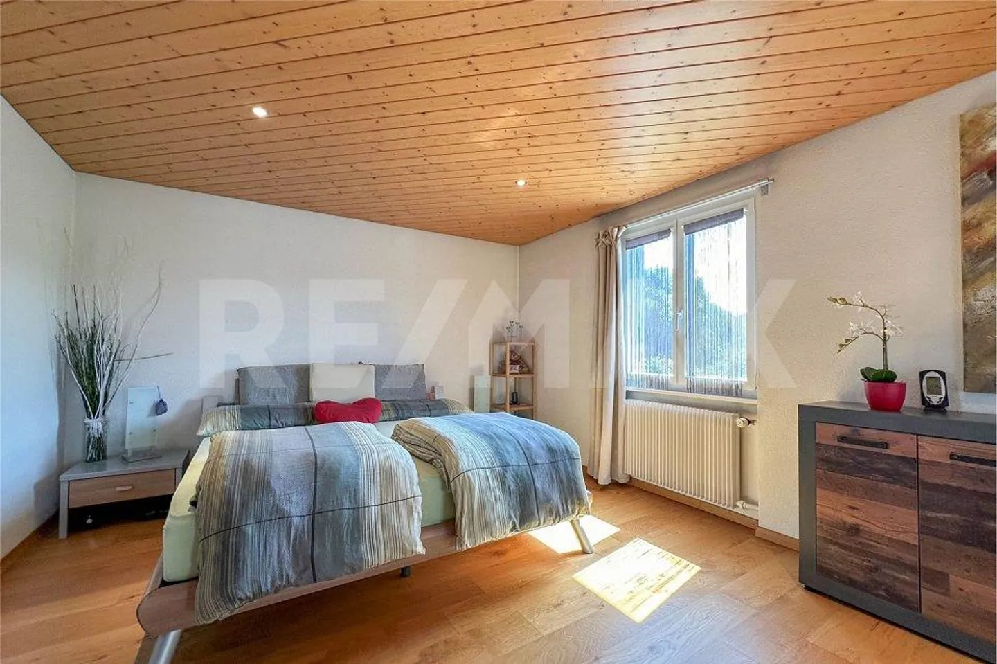 Charming single-family house with large grounds, adjacent to agricultural zone - Photo 12 of 13