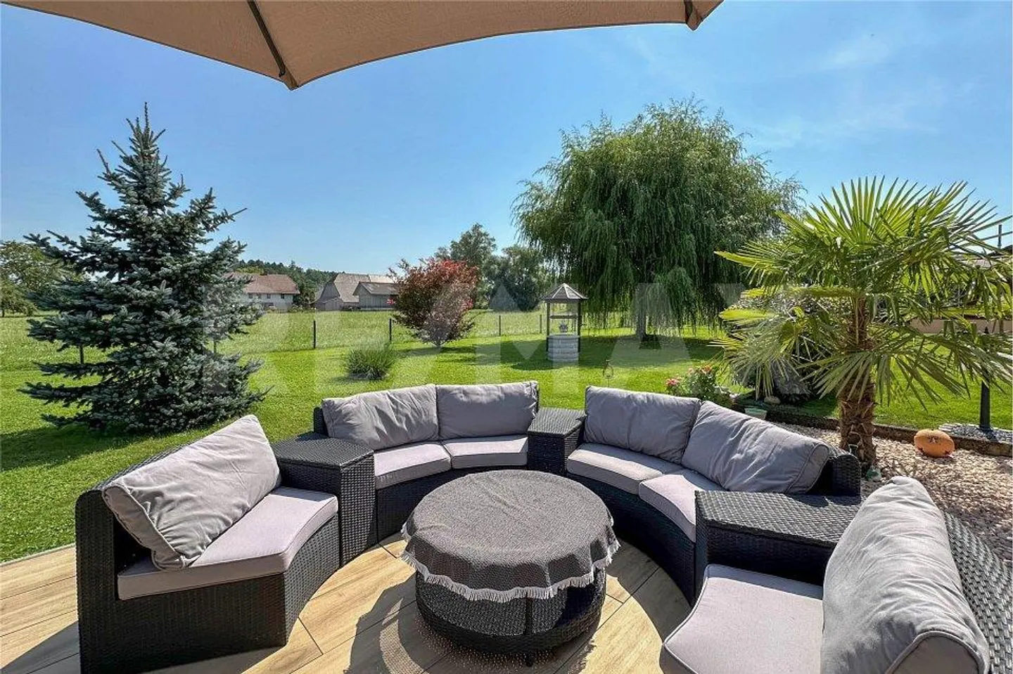 Charming single-family house with large grounds, adjacent to agricultural zone - Photo 13 of 13