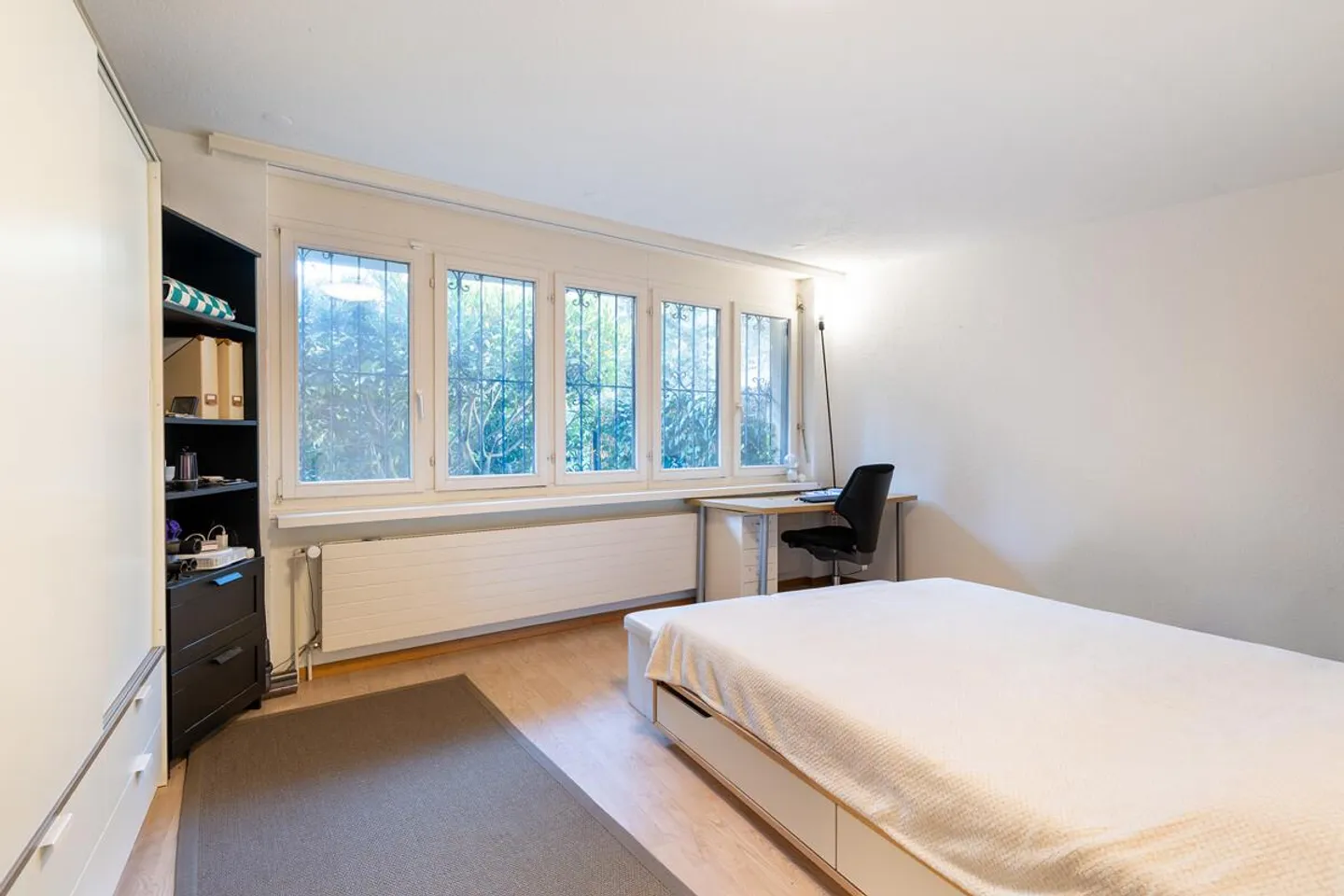 Zürich: Garden apartment with design potential - Photo 2 of 5