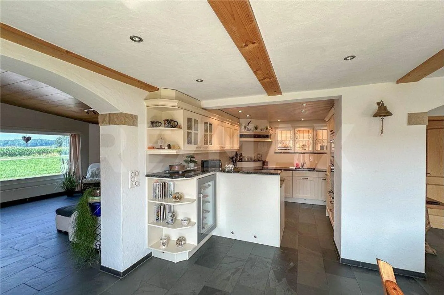 Charming single-family house with large grounds, adjacent to agricultural zone - Photo 6 of 13