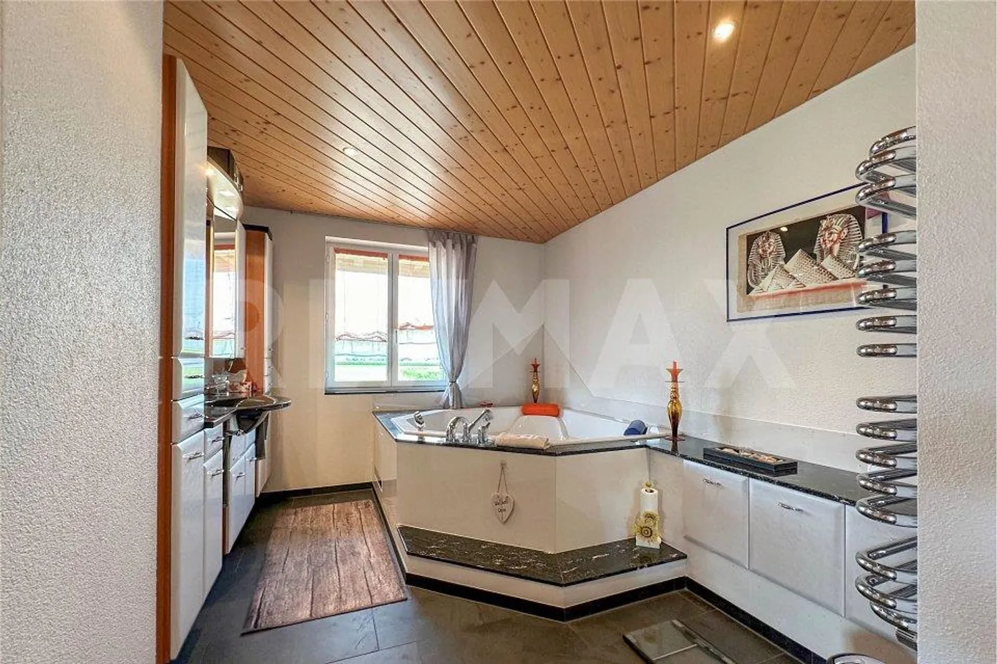 Charming single-family house with large grounds, adjacent to agricultural zone - Photo 9 of 13