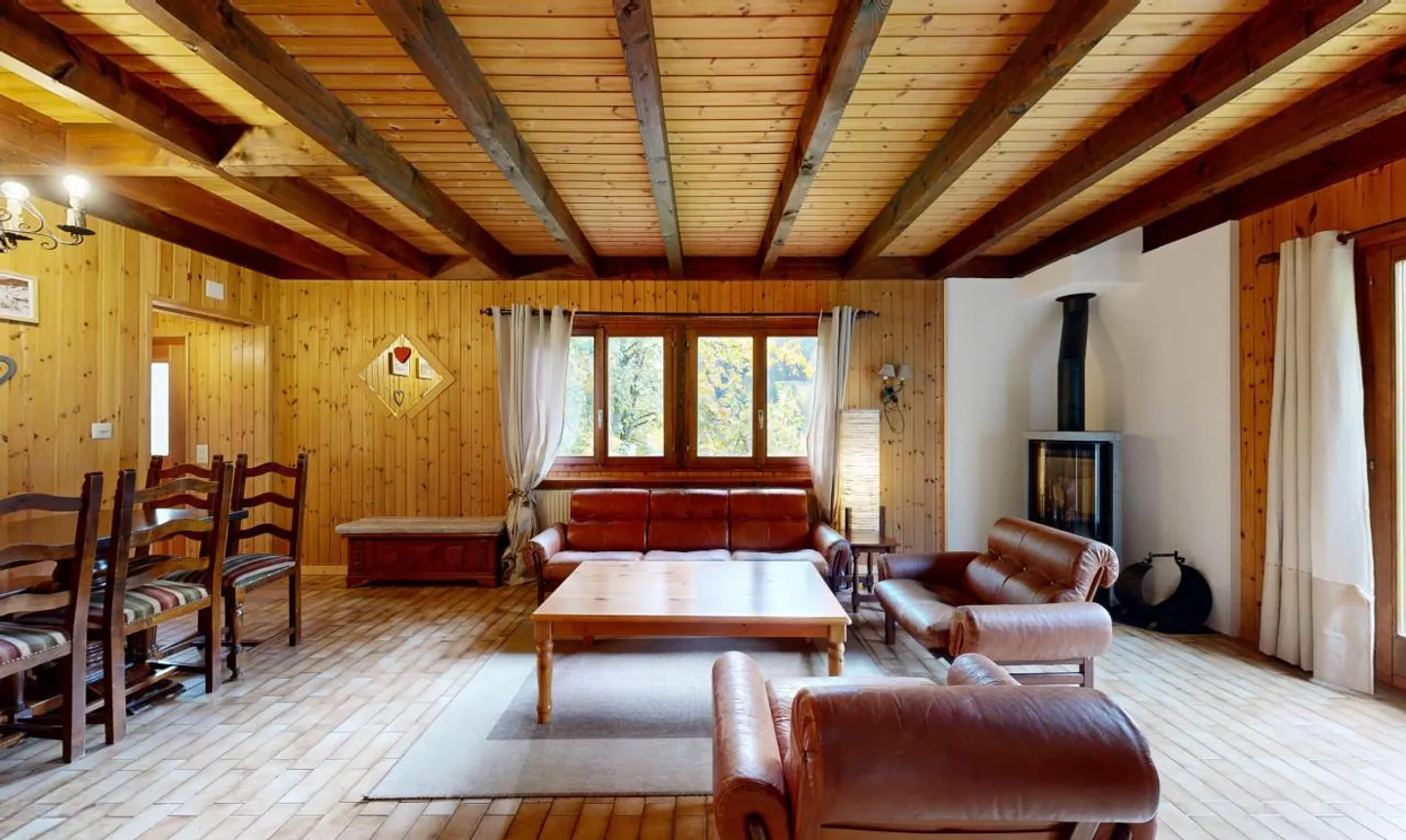 Exclusive: 5-bedroom chalet with a beautiful south-facing orientation - Photo 5 of 13