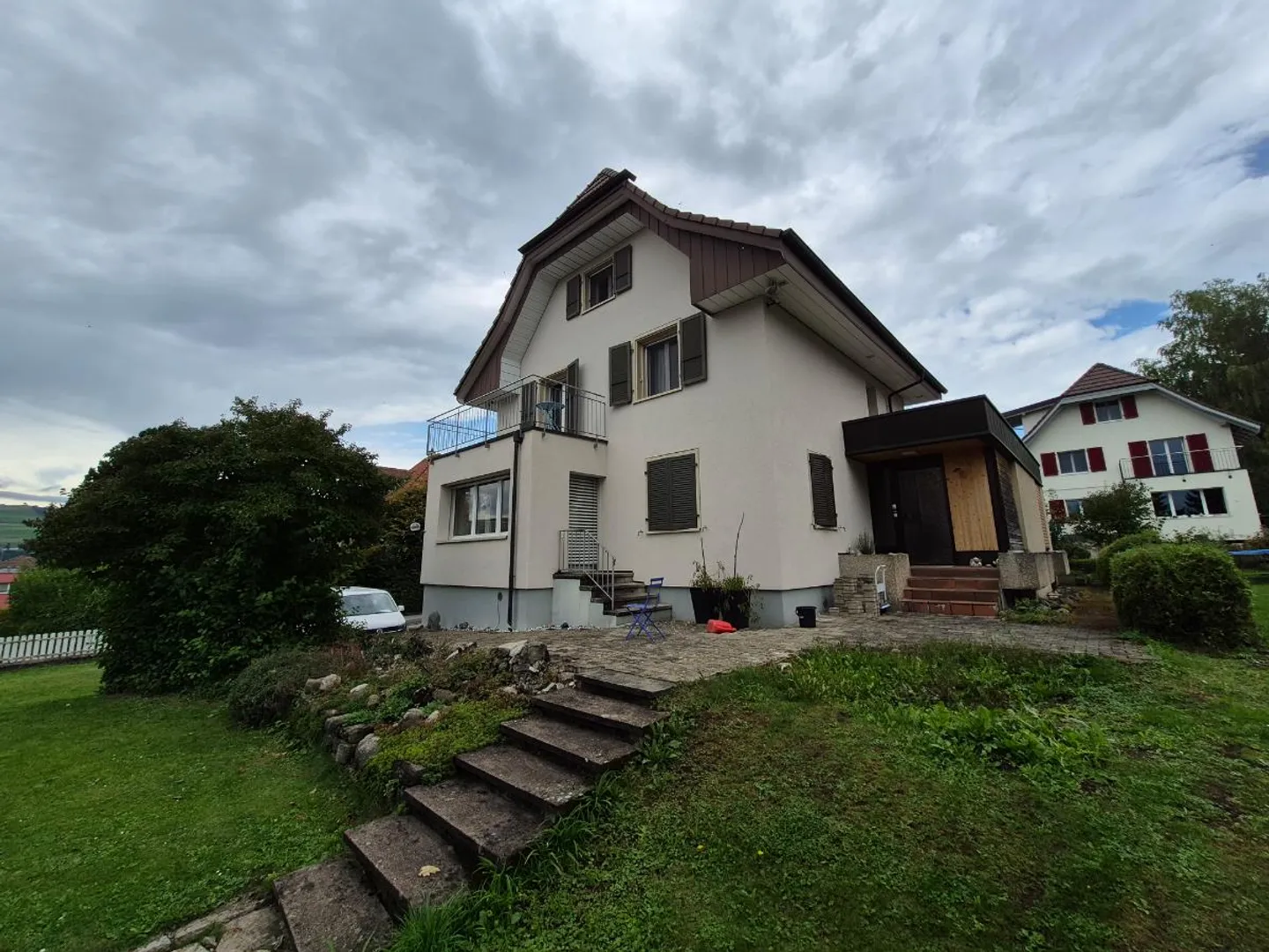 6 Room Single Family House - Photo 1 of 5