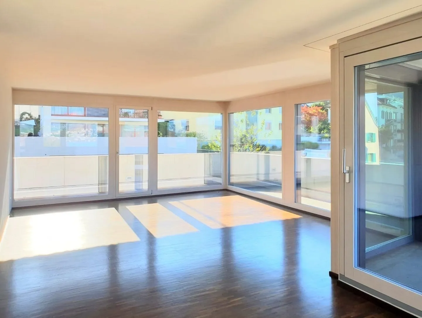 La tua nuova oasi di benessere in una posizione residenziale ideale! - Foto 3 di 7