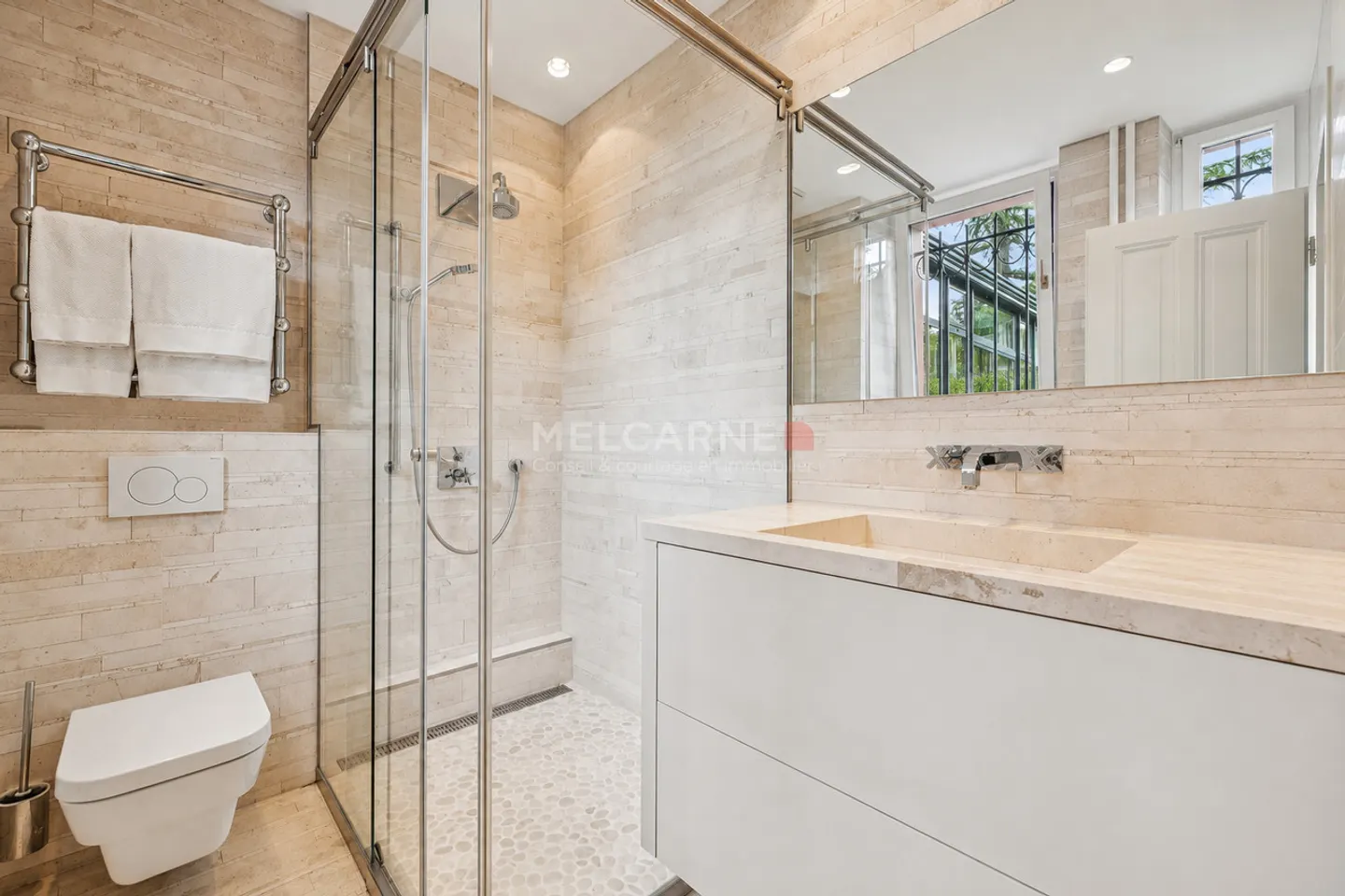 Elegant Villa with Lake View - Photo 11 of 16