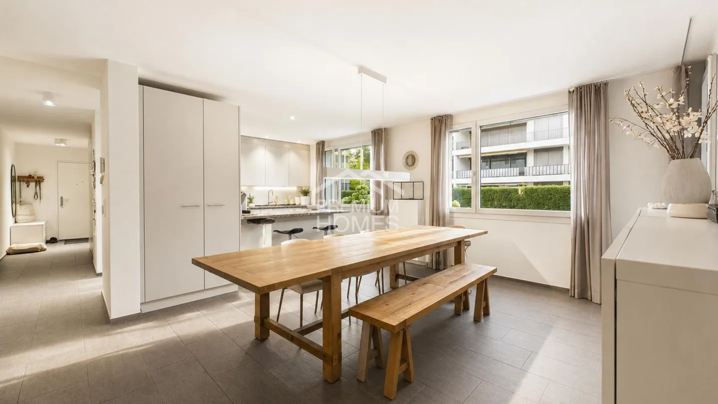 Spacious Garden Apartment - Photo 6 of 13
