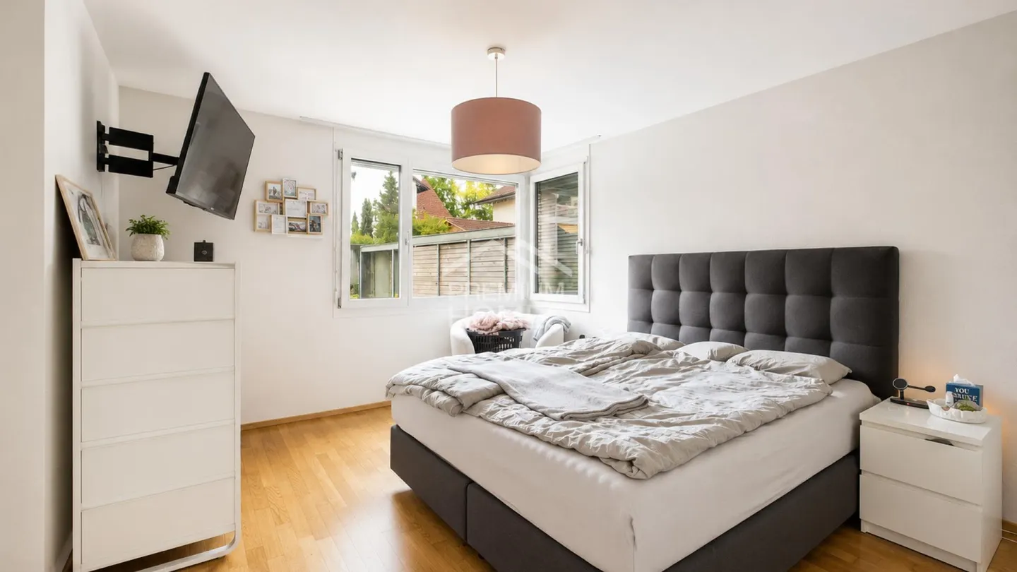 Spacious Garden Apartment - Photo 12 of 13
